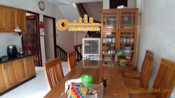 Chính chủ cho thuê gấp nhà 110m2 hẻm 8m Nguyễn Thiện Thuật, Quận 3 – DT: 11x11m – 3 lầu ST