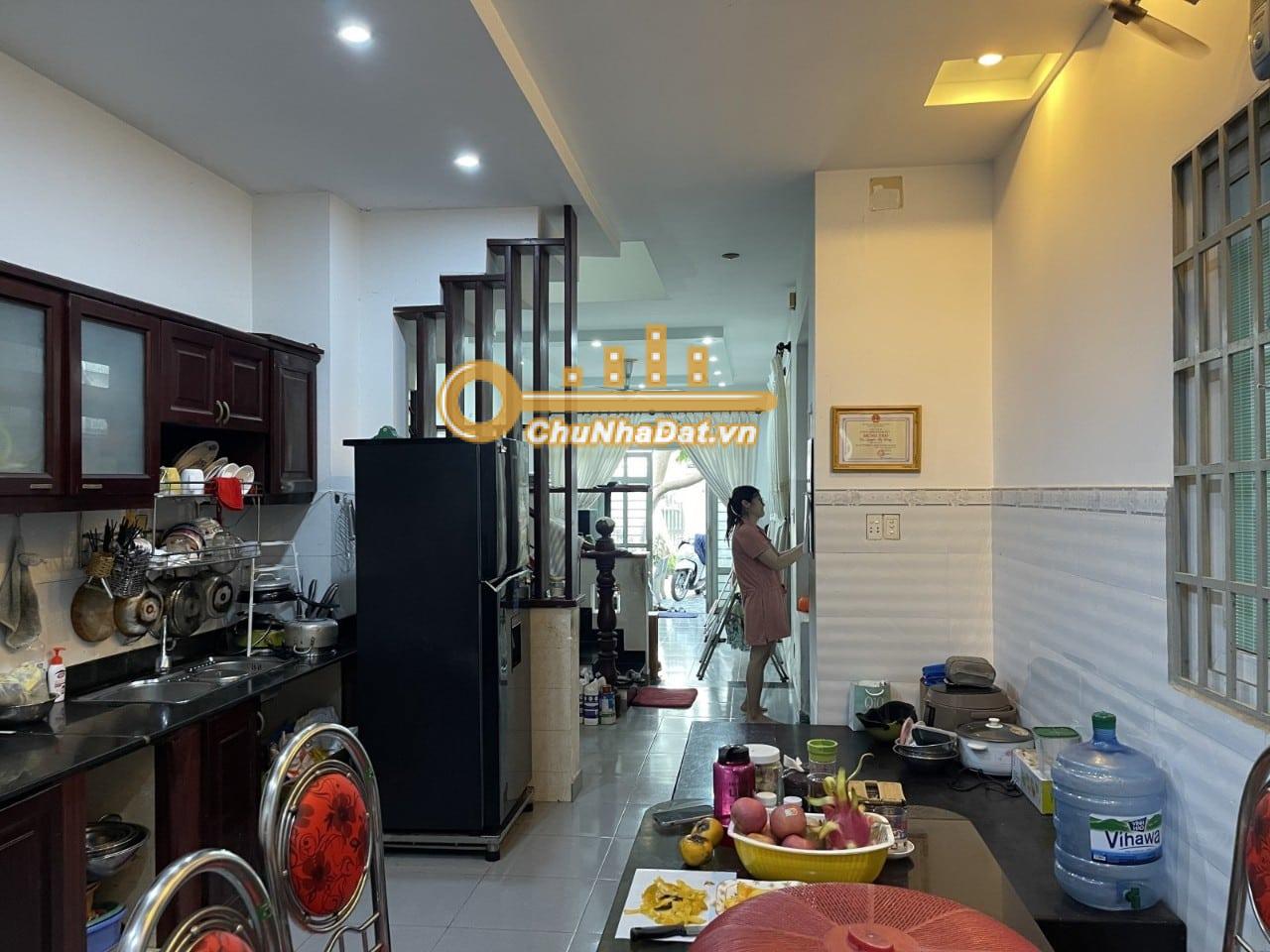 Bán Nhà 3 tầng Hẻm Lâm Văn Bền, Q.7 ngang 6m diện tích 178 m2 hướng Tây