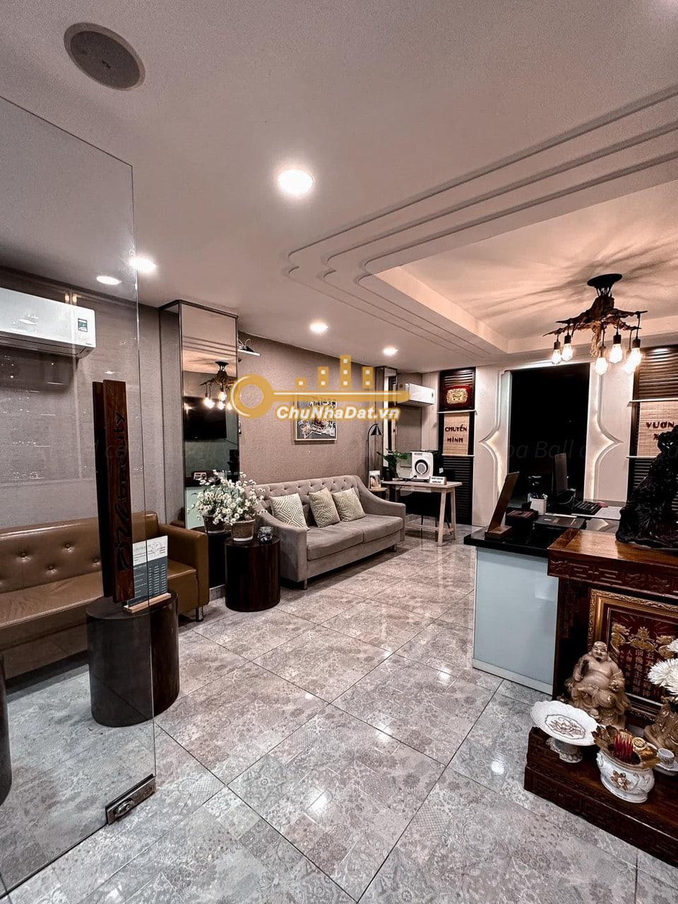 Bán Nhà 3 tầng Mặt tiền Nguyễn Đình Chính, Phú Nhuận ngang 4m diện tích 56 m2