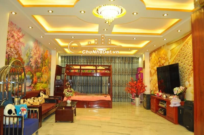 Bán Nhà 7 tầng Mặt tiền Nguyễn Văn Cừ, Q.1 ngang 4.9m diện tích 56 m2 hướng Tây Nam