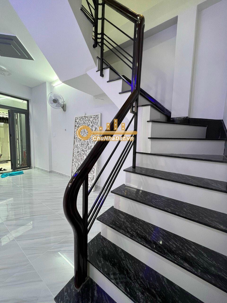 Bán Nhà 4 tầng Hẻm Sư Vạn Hạnh, Q.10 ngang 5.8m diện tích 37 m2 hướng Bắc