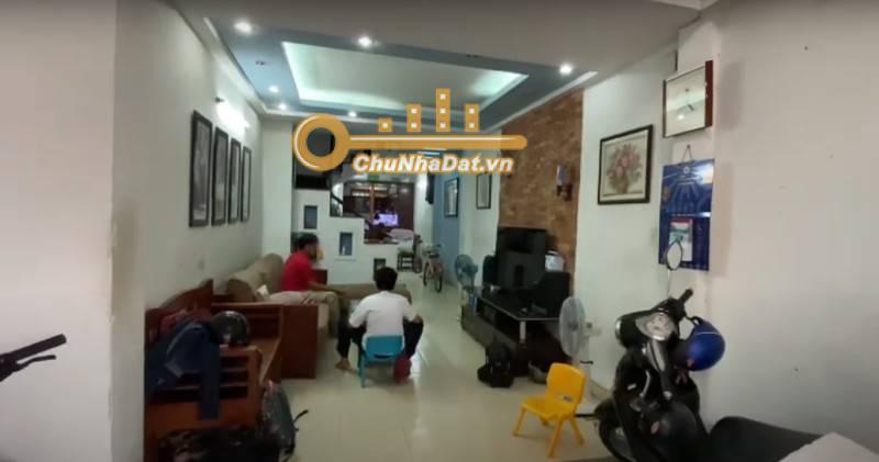 Bán Nhà 3 tầng Hẻm xe hơi Võ Văn Kiệt, Q.1 ngang 3.25m