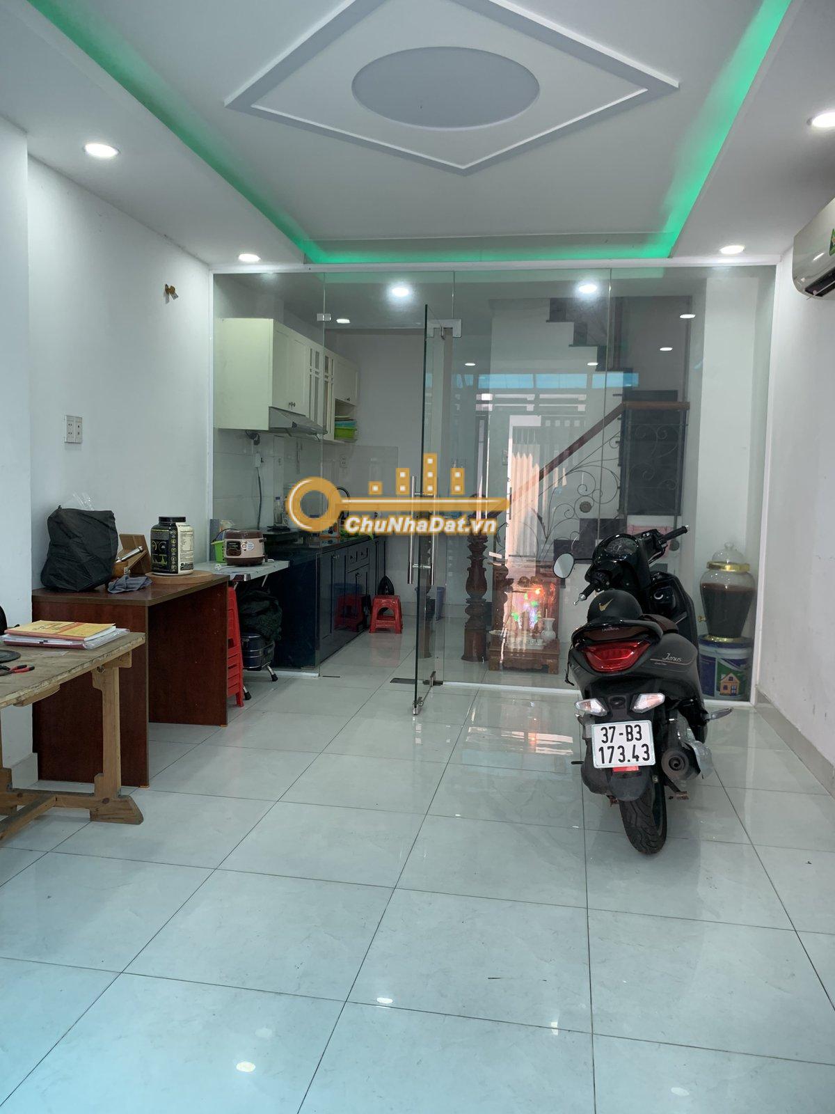 Bán Nhà 3 tầng Hẻm xe hơi Cách Mạng Tháng 8, Q.10 ngang 3.6m