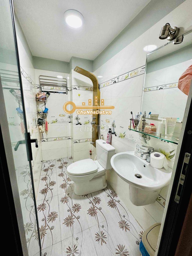 Bán Nhà 3 tầng Hẻm xe hơi Huỳnh Văn Bánh, Phú Nhuận ngang 4m