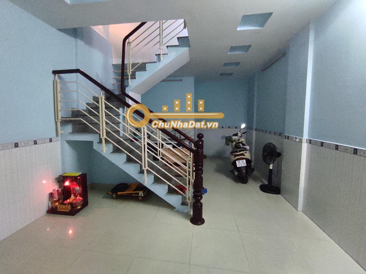 Bán Nhà 2 tầng Hẻm Hòa Hưng, Q.10 ngang 4m hướng Đông Bắc