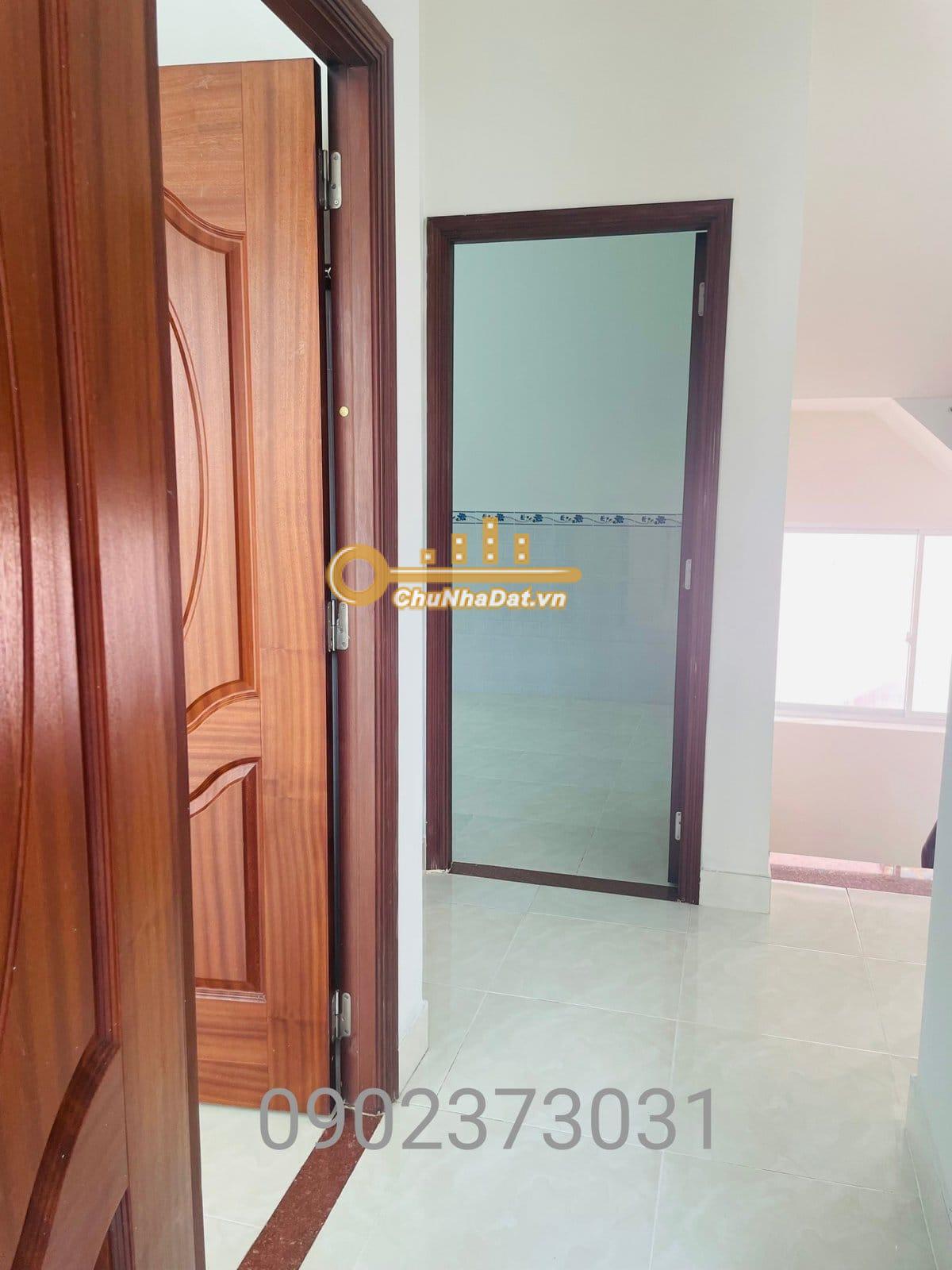 Bán Nhà 4 tầng Mặt tiền Cao Đạt, Q.5 ngang 5.9m hướng Tây Bắc