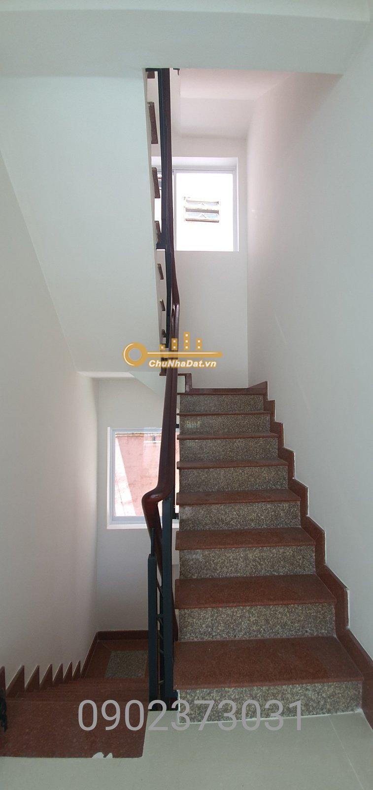 Bán Nhà 4 tầng Mặt tiền Cao Đạt, Q.5 ngang 5.9m hướng Tây Bắc