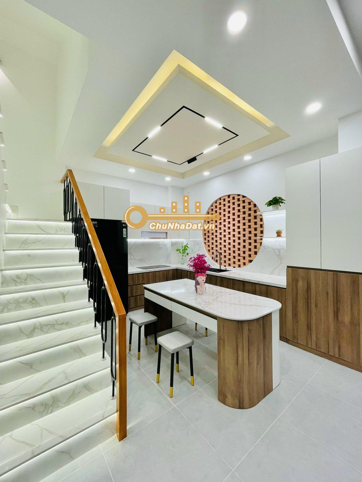 Bán Nhà 4 tầng Hẻm Hoàng Hoa Thám, Phú Nhuận ngang 7.33m hướng Tây Nam