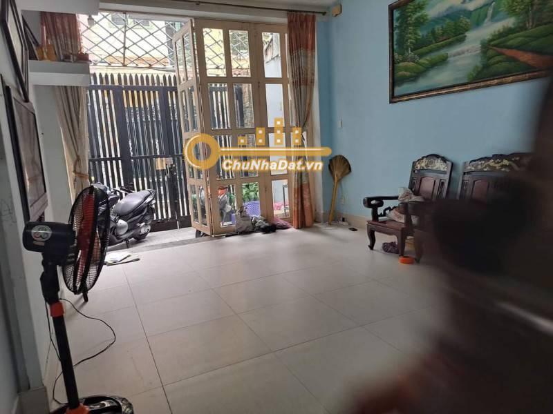 Bán Nhà 3 tầng Hẻm xe hơi Đất Thánh, Tân Bình ngang 4m hướng Đông Bắc