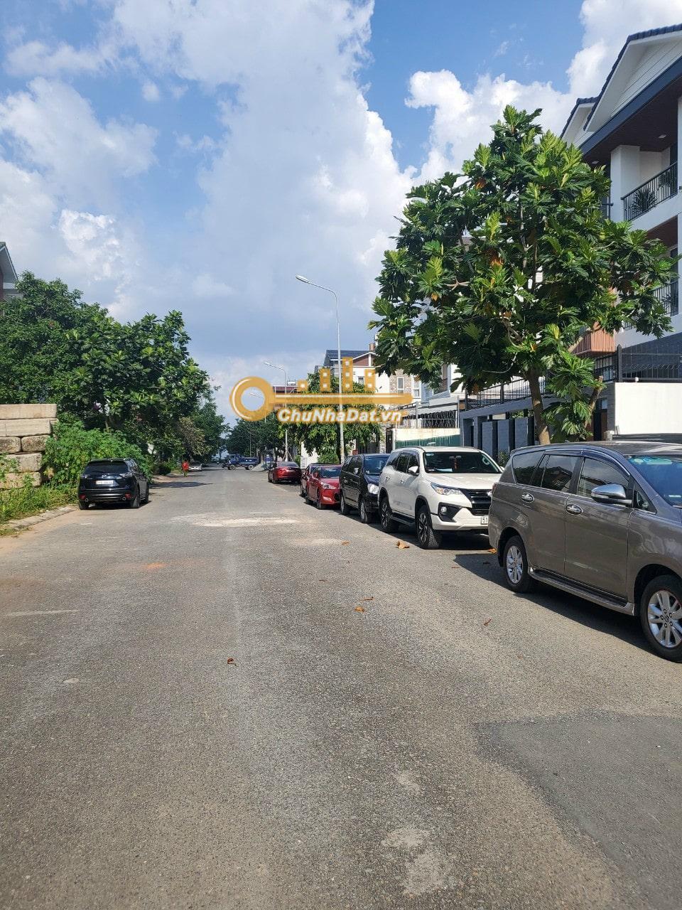 Bán Biệt thự 3 tầng Hẻm xe hơi Đặng Thùy Trâm, Bình Thạnh ngang 10m diện tích 200 m2 hướng Đông Tứ Trạch