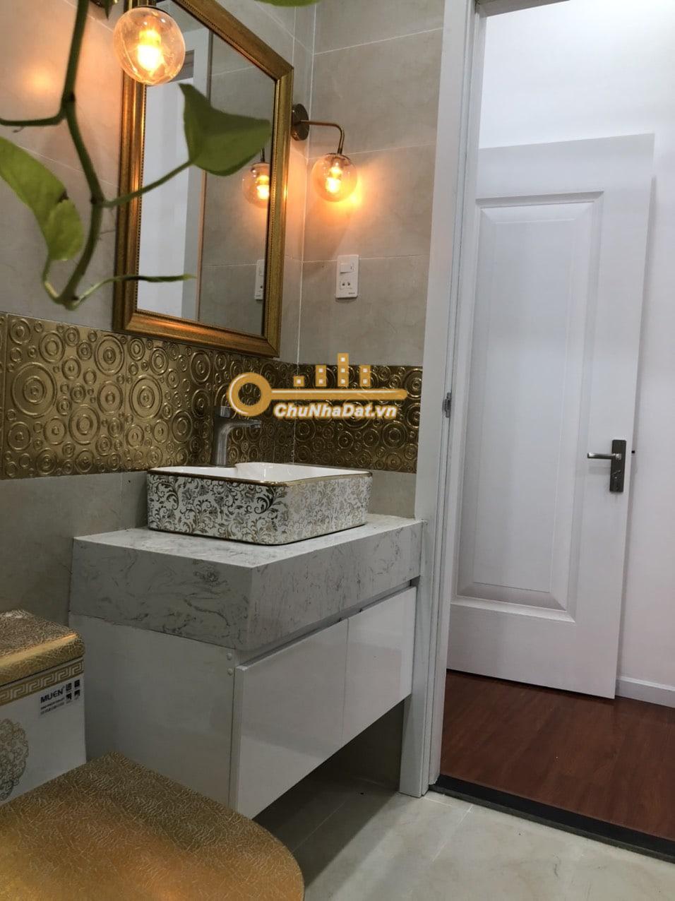 Bán Nhà 5 tầng Mặt tiền Đất Thánh, Tân Bình ngang 3.95m diện tích 43 m2 hướng Tây Nam