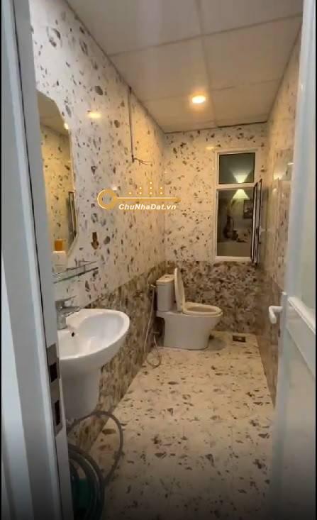 Bán Nhà 6 tầng Hẻm Nguyễn Trãi, Q.5 ngang 3.25m hướng Đông Nam