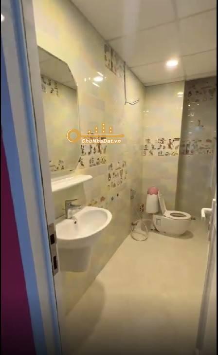 Bán Nhà 6 tầng Hẻm Nguyễn Trãi, Q.5 ngang 3.25m hướng Đông Nam