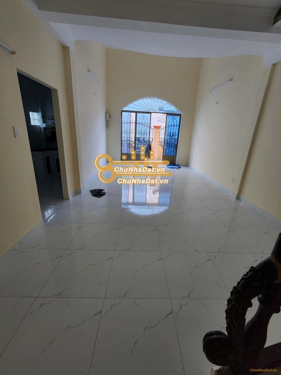 Bán gấp nhà hẻm xe hơi 102m2 ngang 10m đường Tân Sơn Nhì chỉ 8 tỷ
